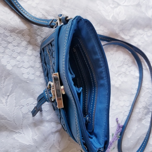 Chaps Blue Fringe Convertible Crossbody Clutch Bag - Picture 4 of 8